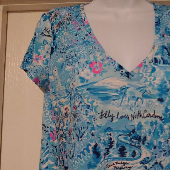 Lilly Pulitzer Etta V-Neck Love North Carolina Coastal Resort Logo Beach - Picture 2 of 12